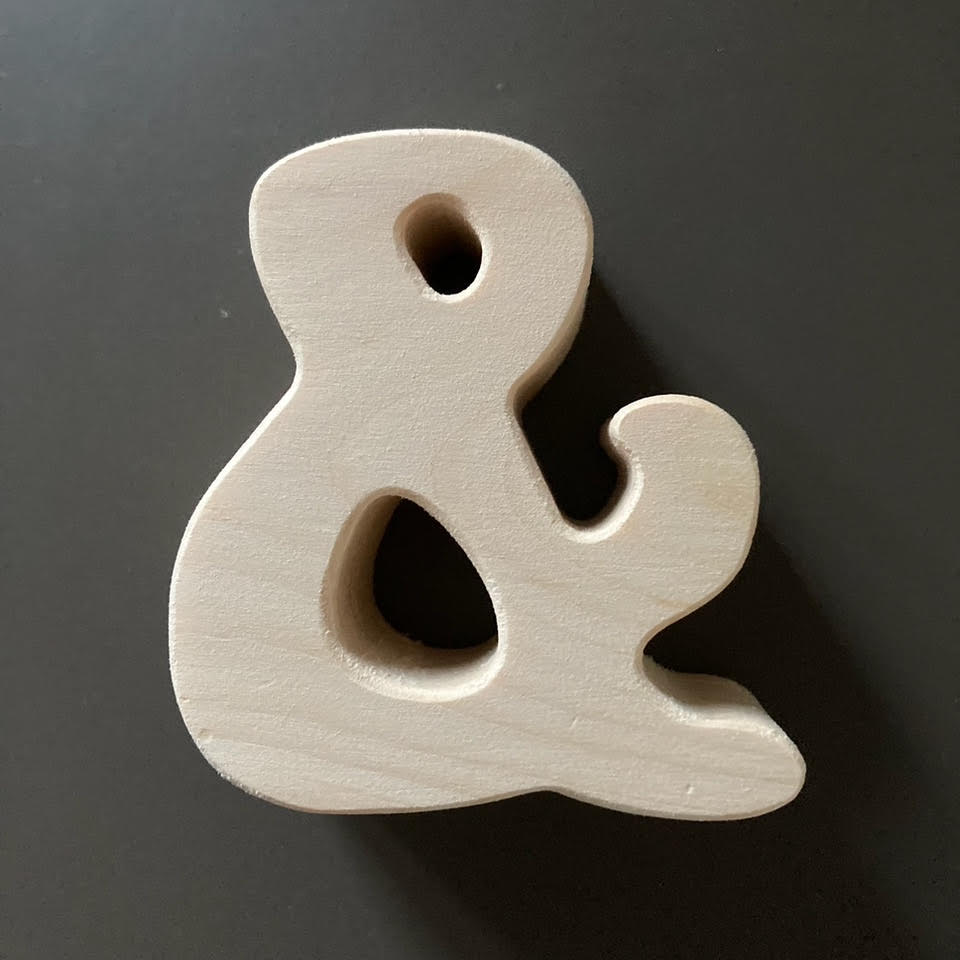 Holzbuchstaben aus Arvenholz