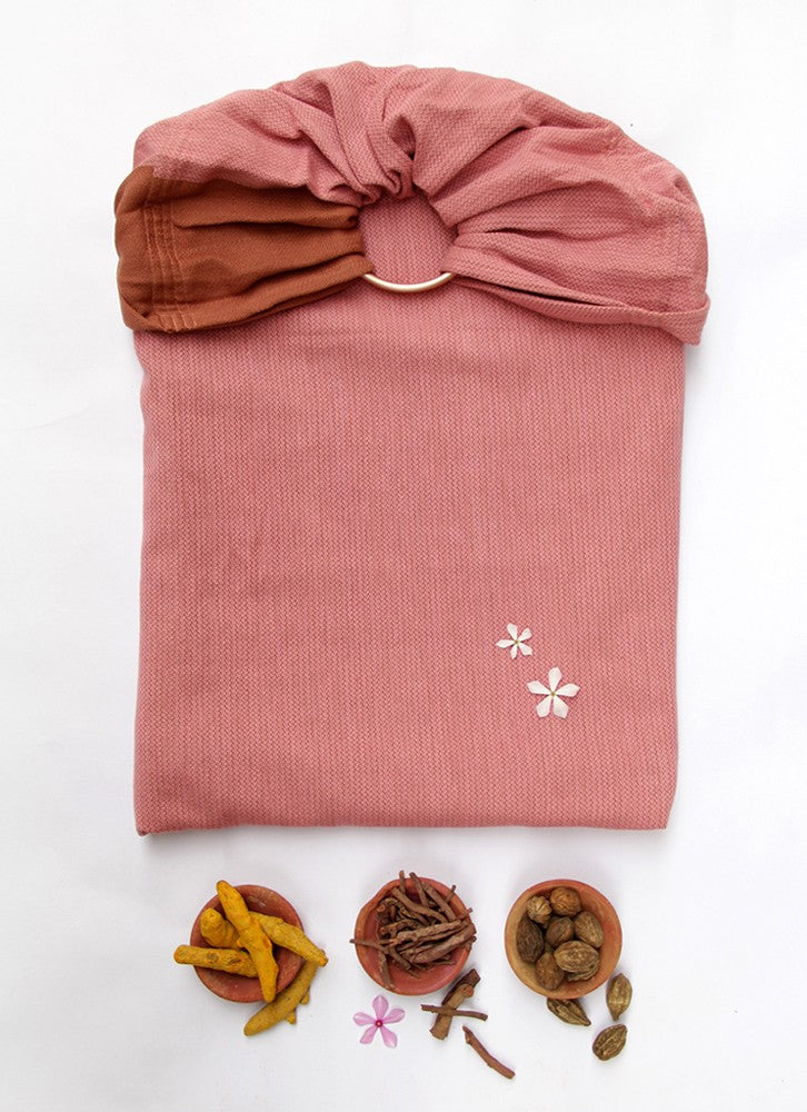 Mama Nuka Ring Sling aus pflanzlich gefärbter Bio-Baumwolle AURORA