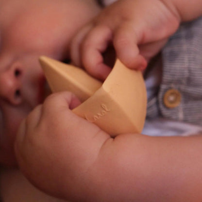 Badespielzeug aus Naturkautschuk ORIGAMI BOAT